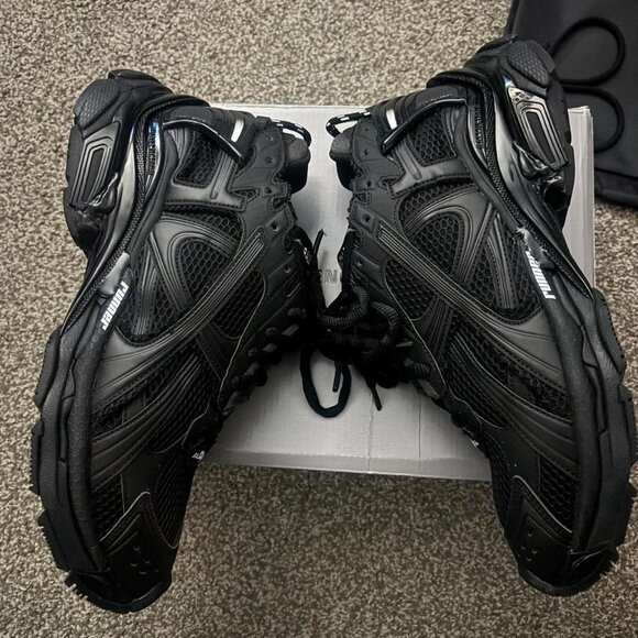 Balenciaga Men's Black Trainers - Picture 4 of 5